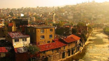İzmir'de Kentsel Dönüşümün Gerekliliği 